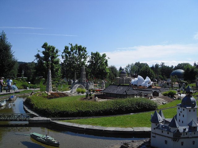 img00137.jpg
