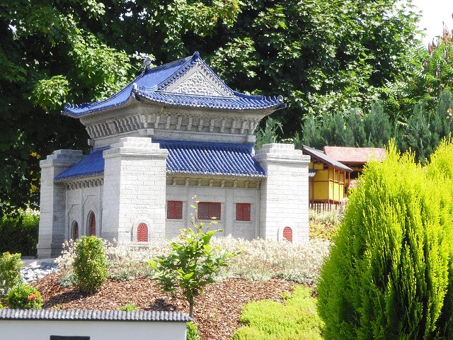 img00186.jpg