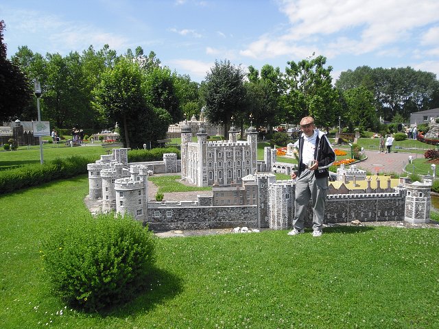 img00196.jpg