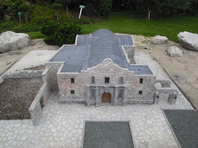 img00215.jpg